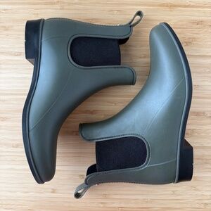 Sam Edelman Tinsley Chelsea Rain Boots Olive Moss Green Matte Ankle Boot 8